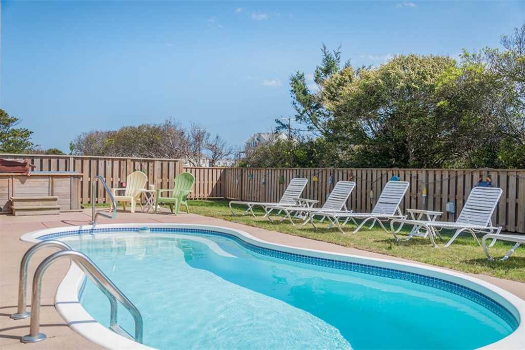 SN56: Happy Ours | Pool Area