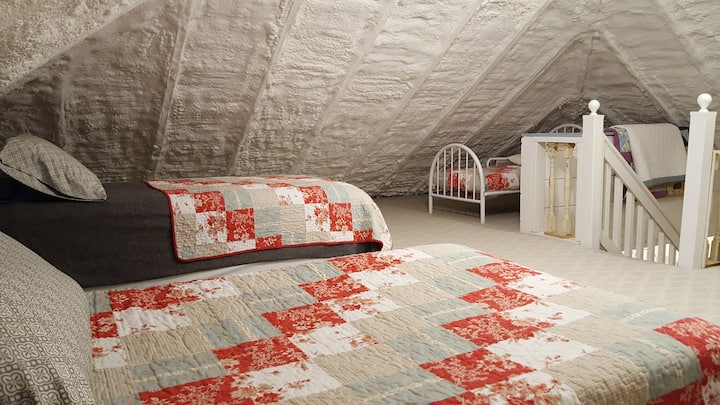 1 bračni krevet (160x200)/dječji krevet ( 180x200)