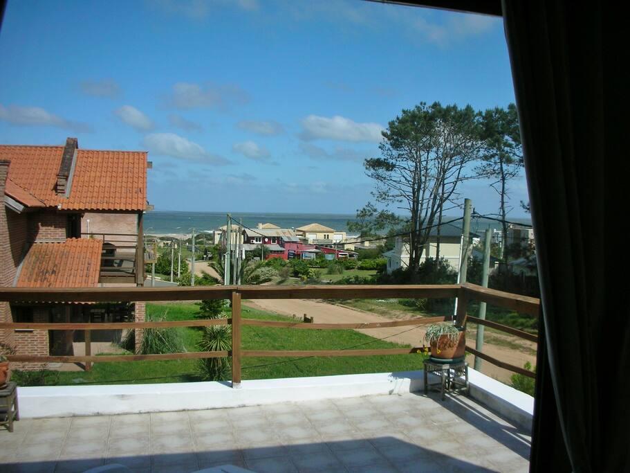 Vista de uno de los dormitorios en planta alta.