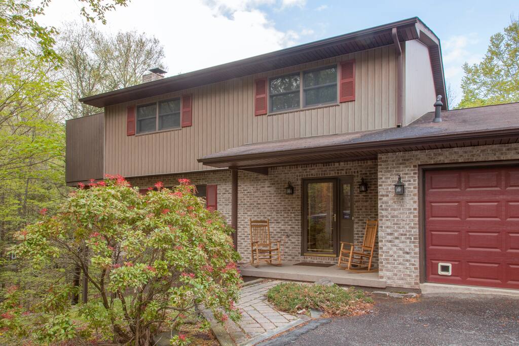 Lake Wallenpaupack Lake Front Home - Houses for Rent in ...