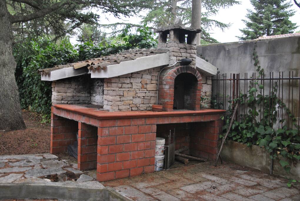 Forno a legna + barbeque