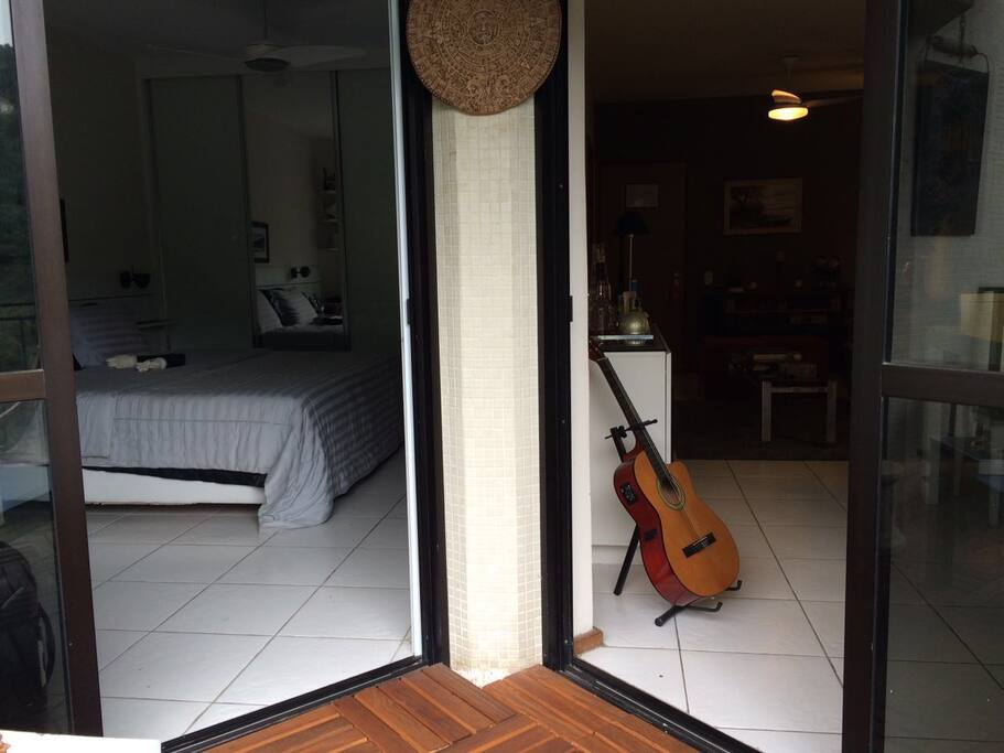 Entradas da varanda para o quarto e para a sala
