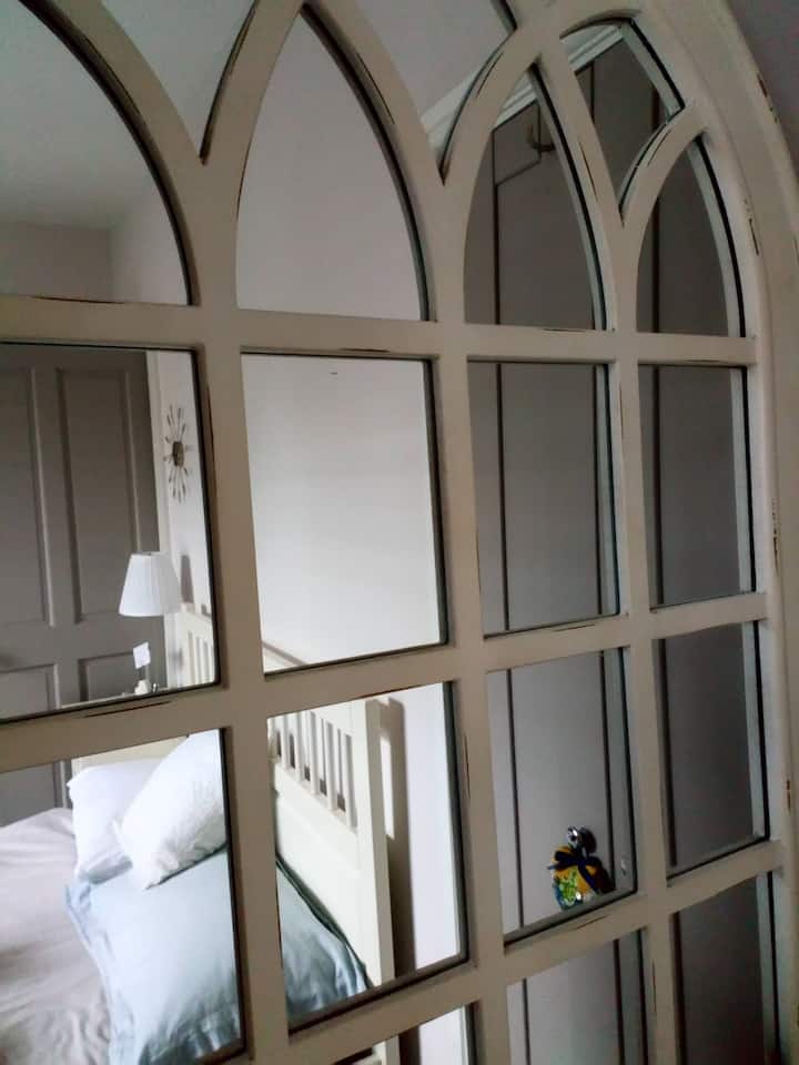 ,