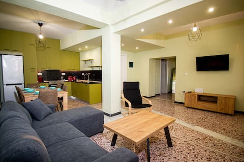 Kochili, apartment in the traditional market