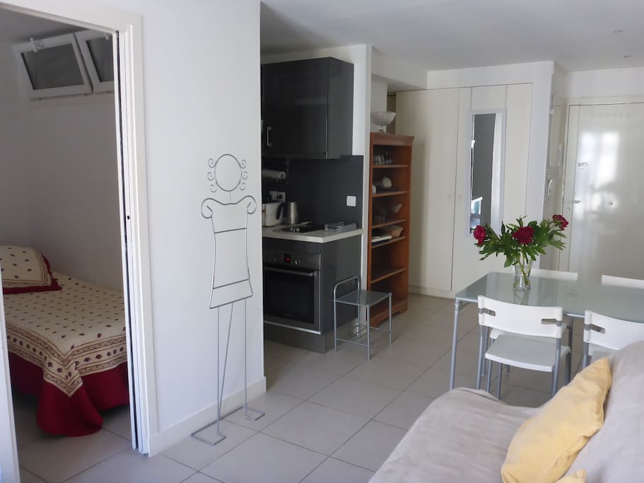 aperçu chambre, coin cuisine