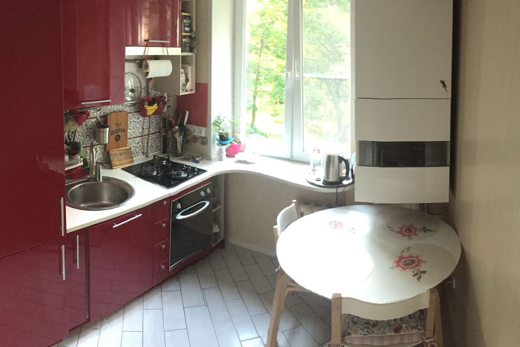 Kitchen (view 1)