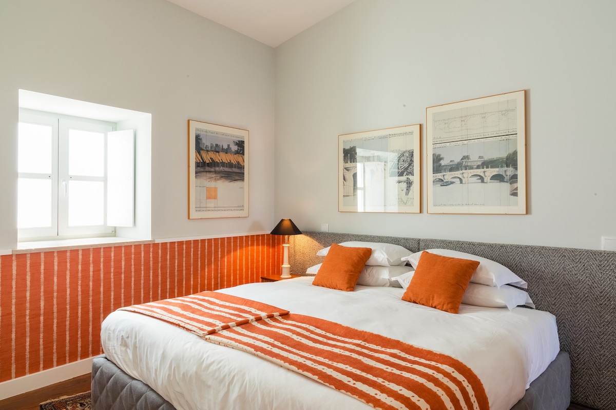 Bedroom 2 | Luxury bedroom with comfortable Queen size bed or 2 twins...You can choose!