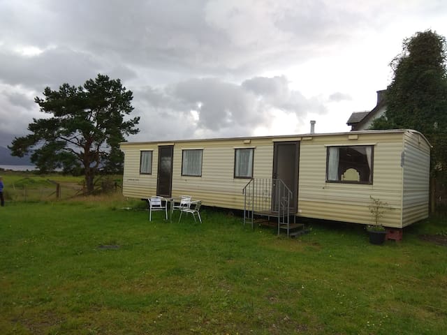 Cosy Caravan with Loch view