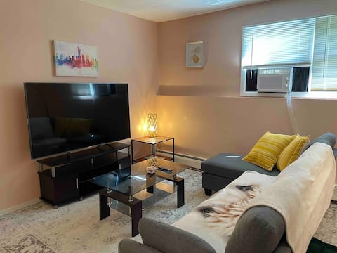 Basement 2-Bedroom Apt/Great for longer stay!