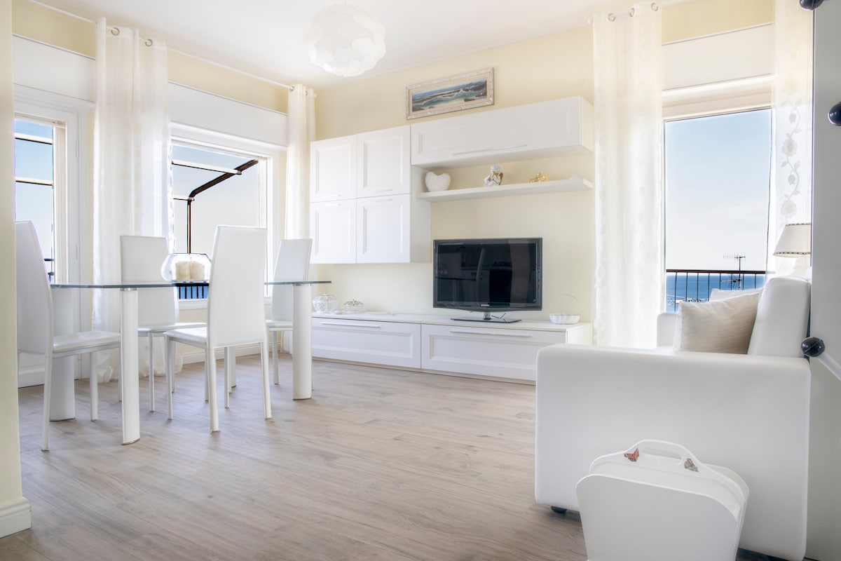 Airbnb con mejor rendimiento: Beautiful Sea View Beaches Bis 5 minutes beaches en Taggia