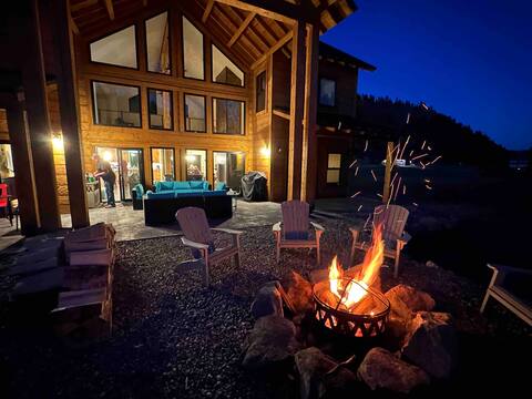 Lucky Duck on Rio Grande- Hottub-5 Full Bathrooms