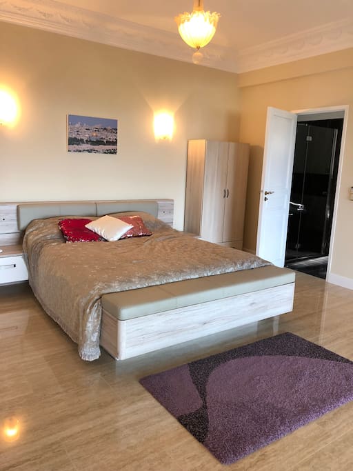 Bedroom 1 (Main level)