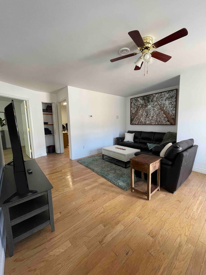 Beautiful 2 Bedroom Ground Level - Truro