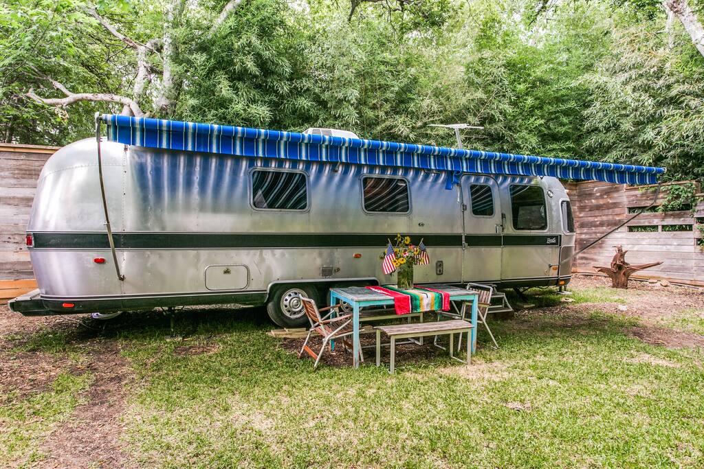 Airstream Bed And Breakfast Texas Airstream Bed And Breakfast Texas
