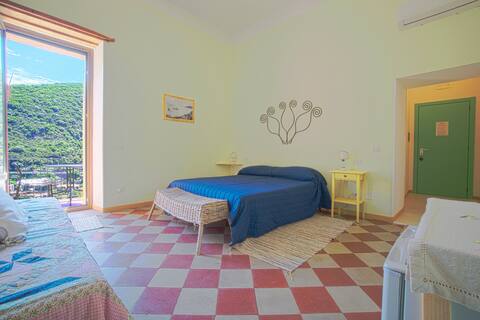 Room with balcony in B&B in the historic center