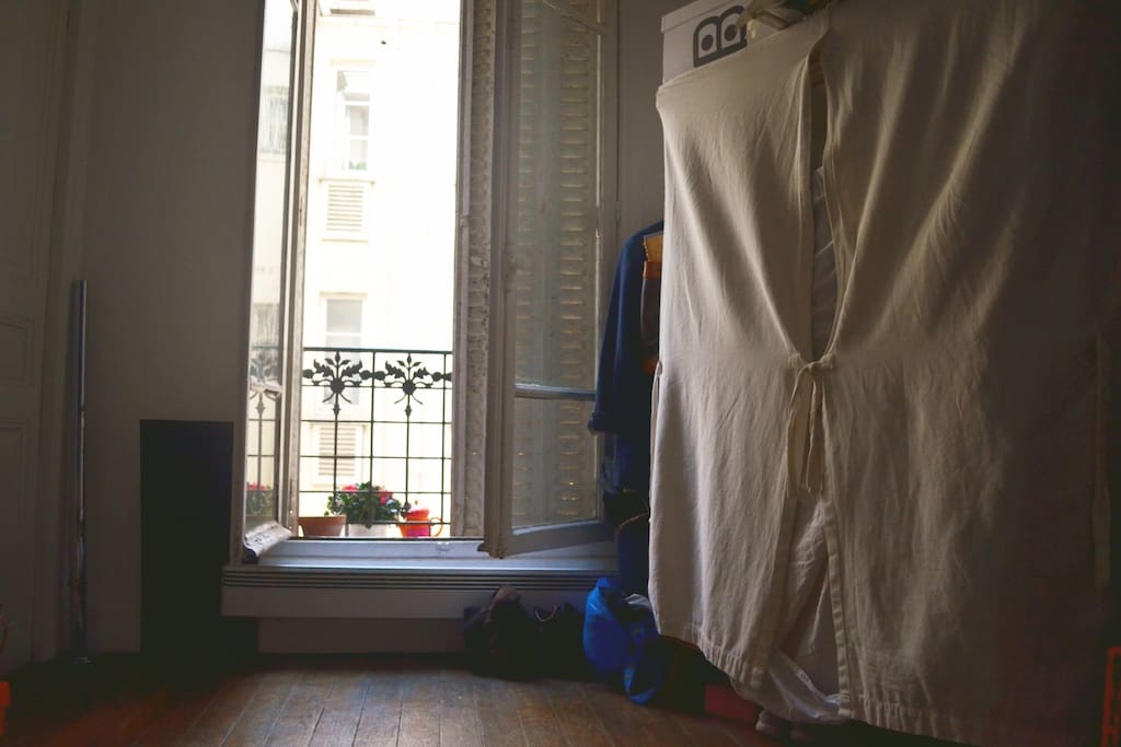 Still your room !
Its a beautiful typical parisien room ! measuring 11m2 with one big window showing the yard
