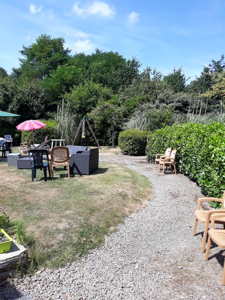 Sleeps 51 Guests. Le Clos Jean Holiday Cottages - Manche