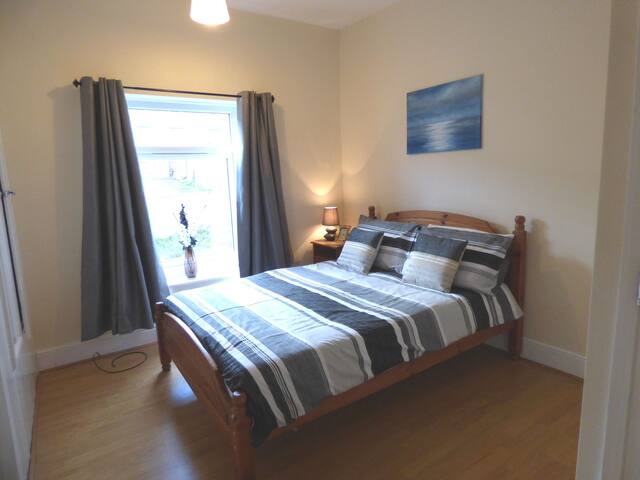 Room 4 - 18 West Lea