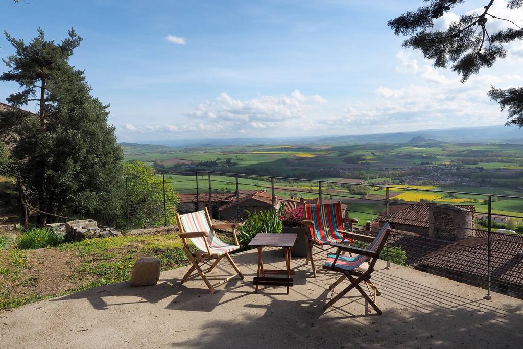 Vue à 180° : La terrasse sud-ouest