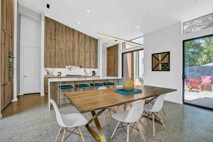 Modern Luxurious Midway Hollow | Driem House gallery image 4