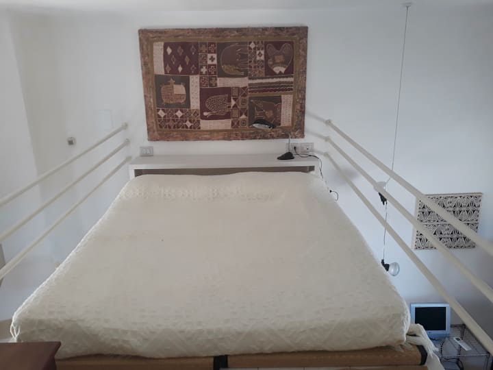 “Cama flotante” (primer piso)