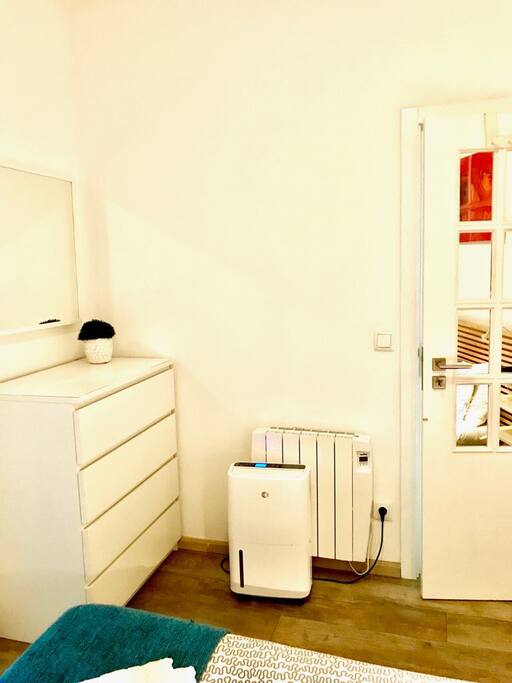 Room 1 / Quarto 1