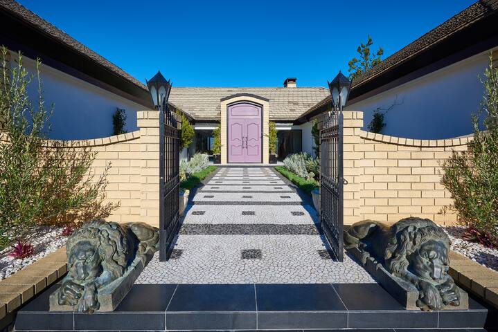 Garden in the Sky-Life on Top of the World gallery image 3