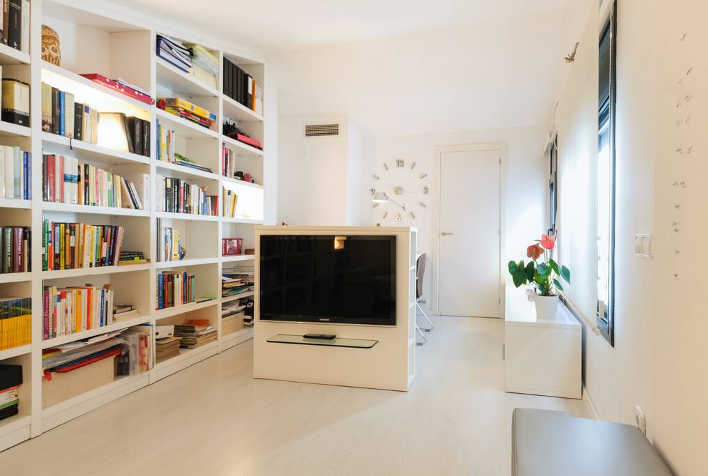 The room is independent from the house, it has it's own bathroom and a huge TV.