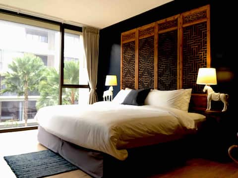 Family 2 bedrooms luxury stylish beach front condo