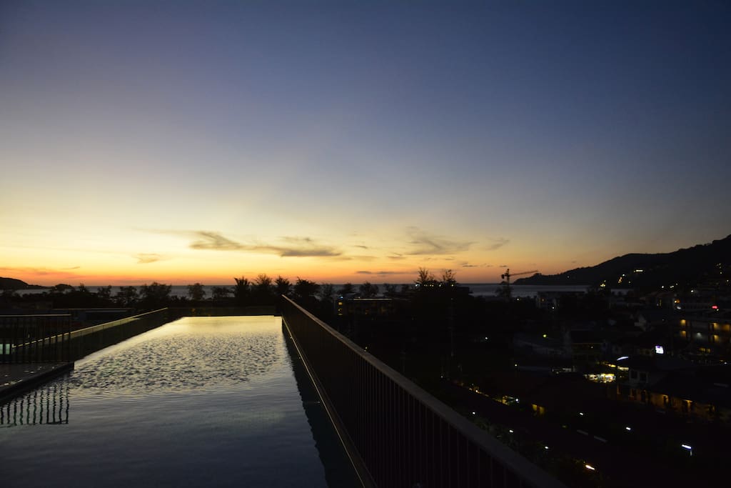 Rooftop Infinity pool