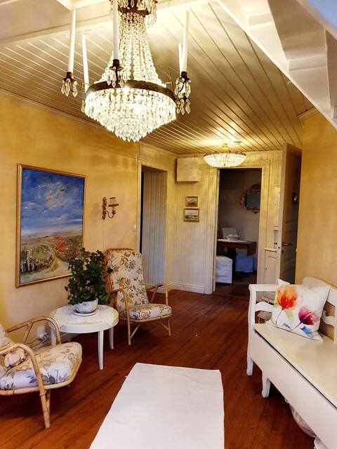 Top performing Airbnb: Cozy log cabin near the castle ruins and Solliden in Borgholm