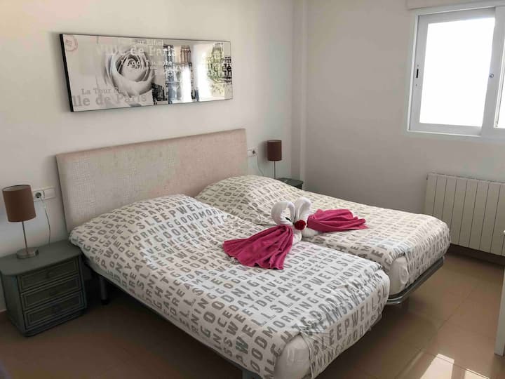 חדר שינה 1 בקומת הקרקע.