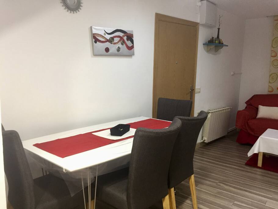Gran mesa para 6 comensales