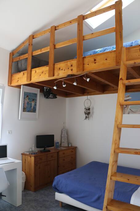 chambre avec mezzanine avec 1 lit de 100x200