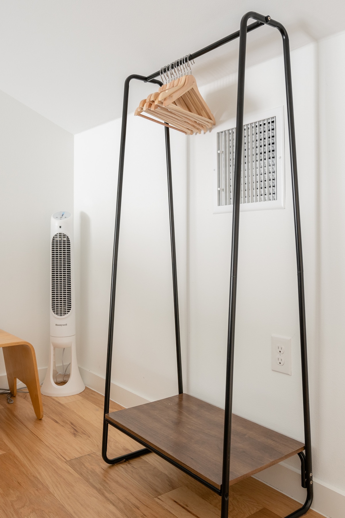Modern East ATX Gem | Workspace + Walk everywhere