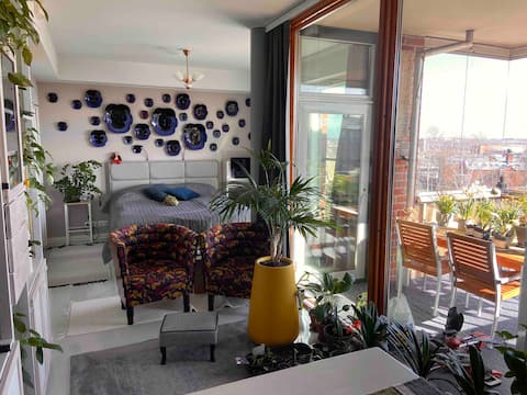 Top performing Airbnb: Lovely city apartment with large balcony and views in Vallila