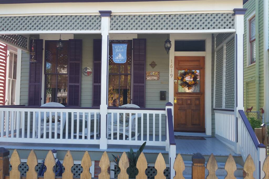 Deck, Porch, Siding, Balcony, Banister