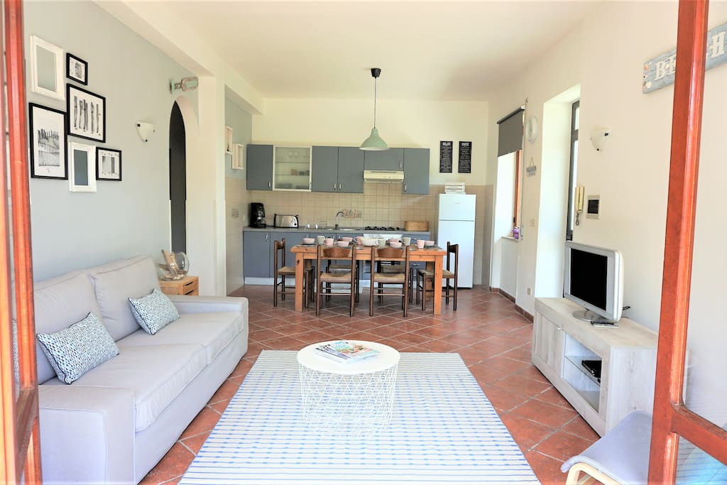Open space Living & Dining / Soggiorno con vista cucina