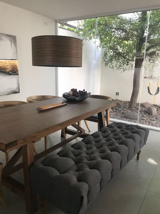 Comedor para 8 personas.