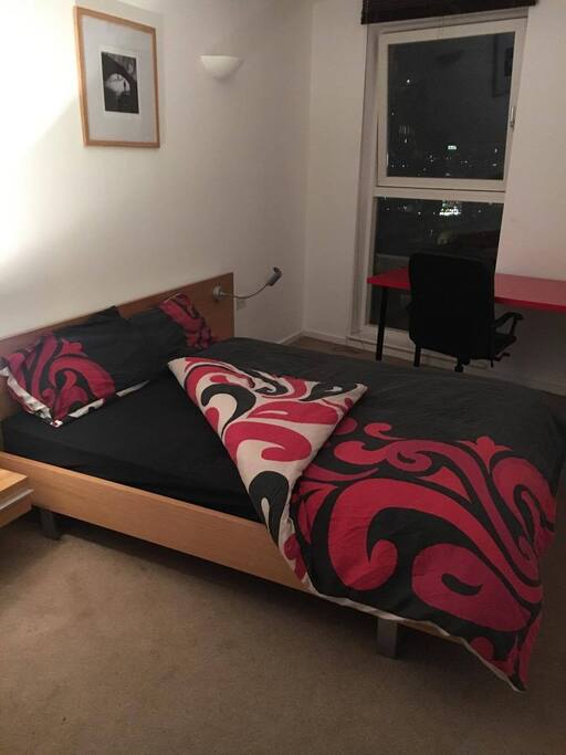 Double bedroom with workspace