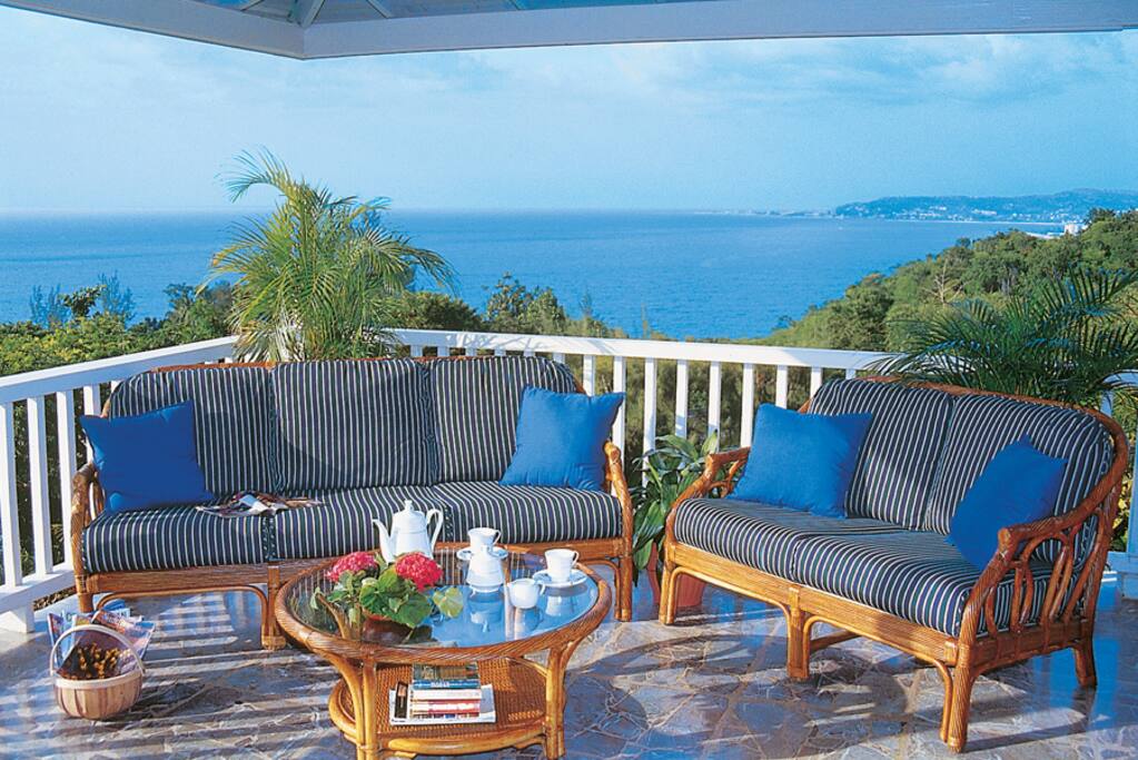 From rosy sunrises through blue-sky afternoons and coral sunsets, here is a true haven of relaxation, beauty and peace.