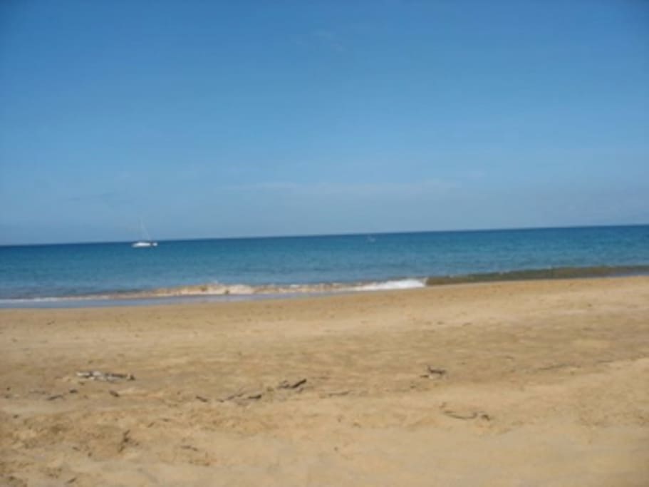 Kam 1 - Beautiful 1 mile long, sandy beach-Across the Street from Condo