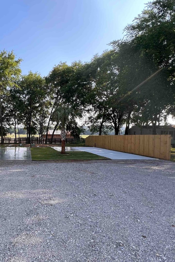 Twin Palms RV space 3 Campsites for Rent in Bullard, Texas, United