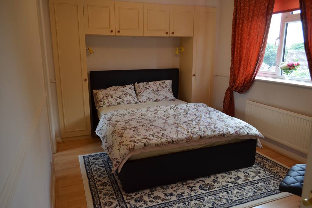 King size bed