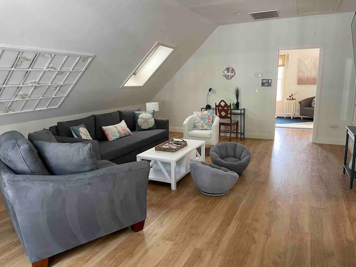 Beverly Beach House- Upper Deck - Salem, MA