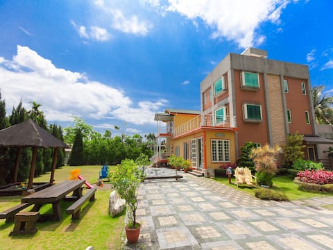 Private wing) Hualien city area, 4 rooms/5 bathrooms/1 living room, 8-16 people, number of rooms by number of people (Hualien Wendy Garden Homestay)