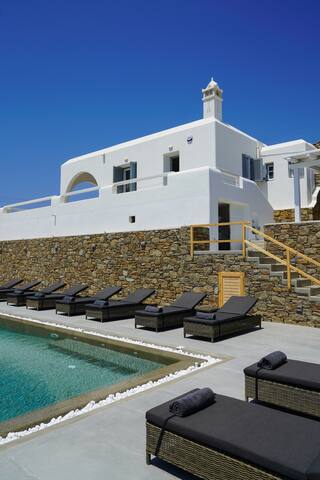Cloud Nine Villa Mykonos gallery image 2