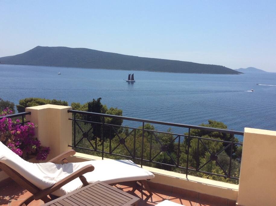 View over the crystal clear waters of The Marine Park from your bedroom balcony.