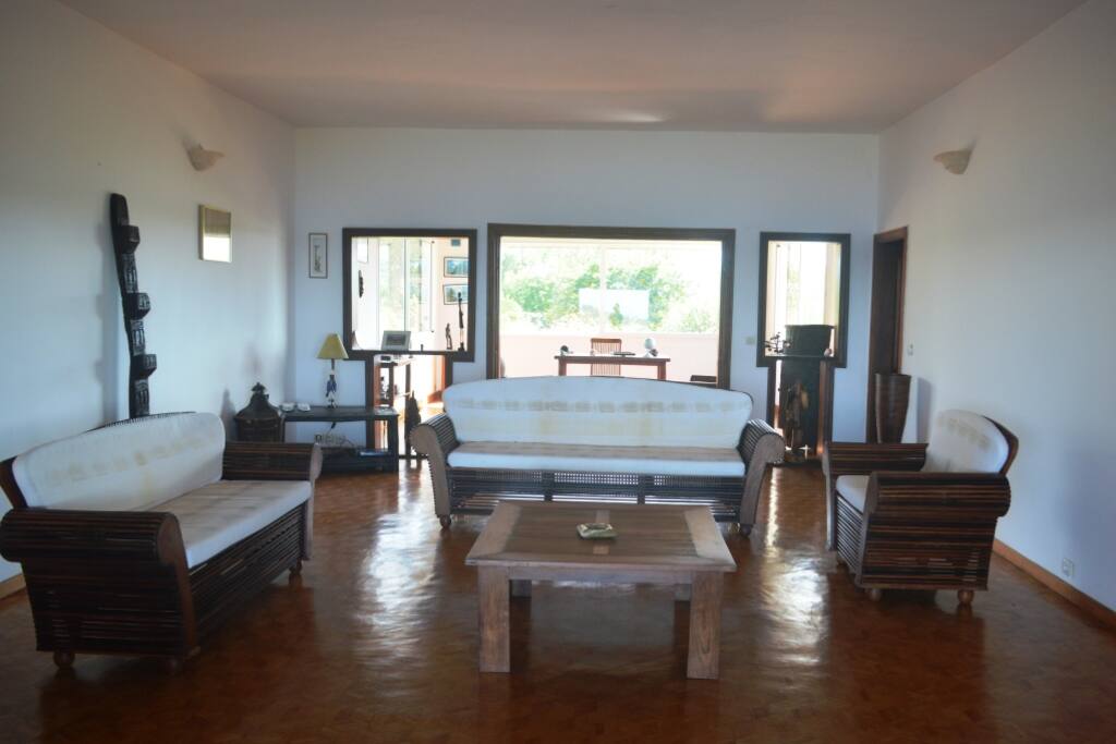 SEJOUR INTERIEUR DU VILLA YLANG A NOSY BE MADAGASCAR