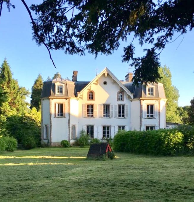 Le Chateau de Montvason . . .